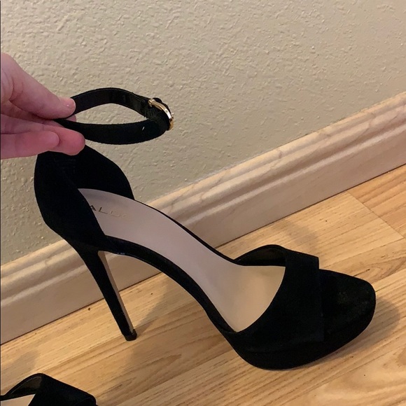ALDO Black Suede Heels 7.5 - Picture 4 of 4